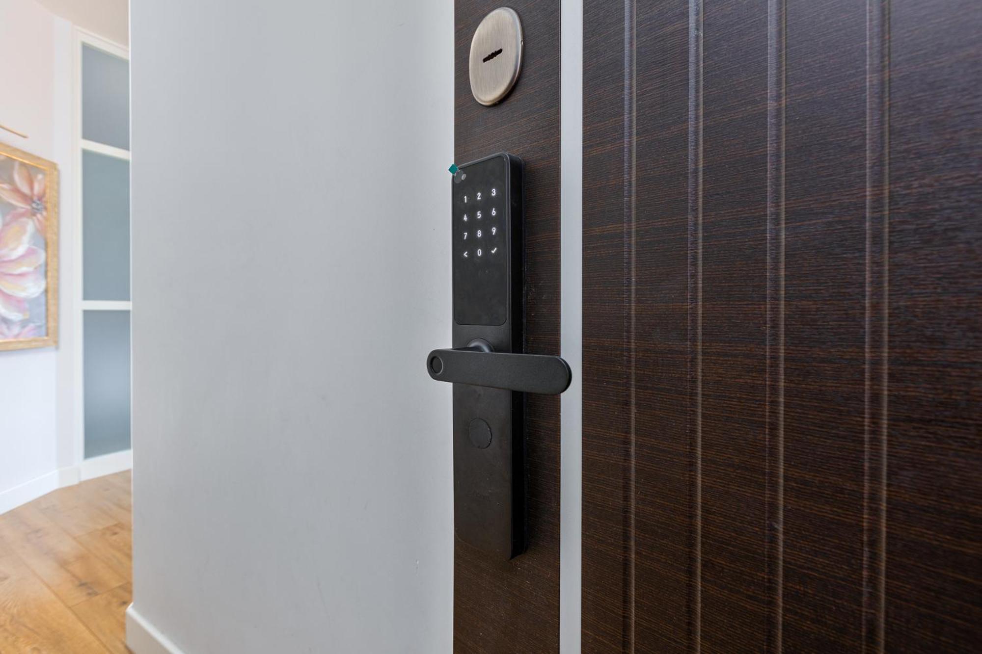 Hcg Art'Muse Apartment バトゥーミ エクステリア 写真